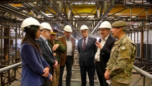 Taiana supervis&oacute; la "modernizaci&oacute;n" de Base Petrel: "Ser&aacute; de primera categor&iacute;a mundial"