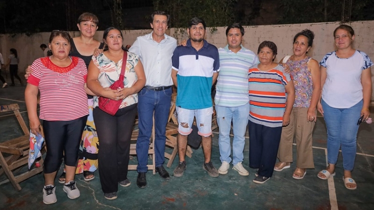 &ldquo;Caimancito le da todo su apoyo a Carlos Sadir&rdquo;, dijo el intendente Gurrieri