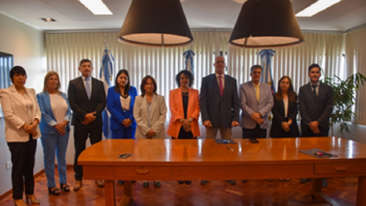 Ley Micaela: el Consejo Provincial de Mujeres firm&oacute; un convenio con la Suprema Corte de Justicia