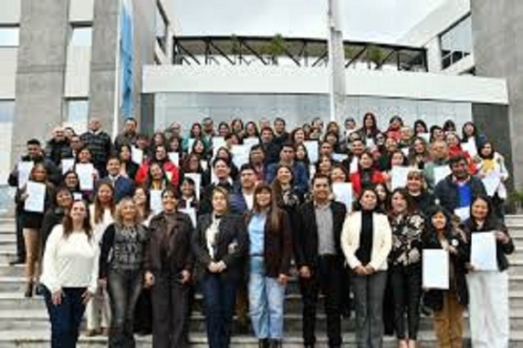 110 docentes de nivel secundario lograron su titularizaci&oacute;n