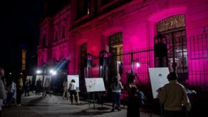Inauguraci&oacute;n de la Muestra "Retratos Rosas" en Casa de Gobierno