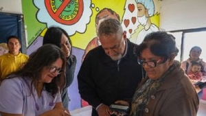 Salud entreg&oacute; anteojos a 111 personas en Monterrico