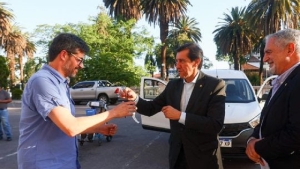 Sadir entreg&oacute; veh&iacute;culo para traslados y equipamiento odontol&oacute;gico