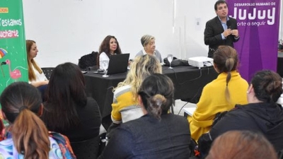 Fortalecimiento Familiar: Capacitaci&oacute;n a profesionales