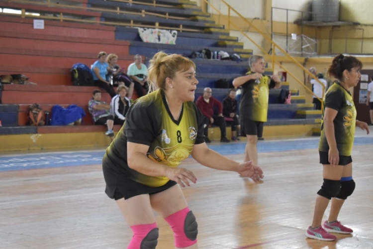 Al ritmo del carnaval comenz&oacute; el interprovincial de Newcom