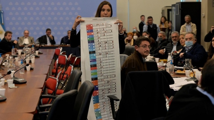 Emitieron dict&aacute;menes sobre el proyecto de Boleta &Uacute;nica de Papel