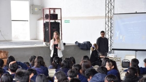 Grooming: contin&uacute;an las charlas con adolescentes