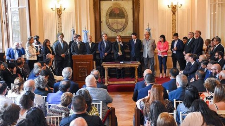 Sadir posesion&oacute; a funcionarios y secretarios provinciales