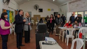 El gobernador Sadir particip&oacute; de la Jornada Institucional en la escuela Cicarelli