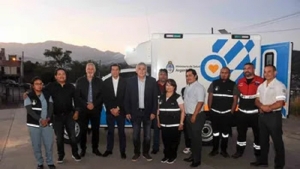 Morales reivindic&oacute; la salud p&uacute;blica y entreg&oacute; ambulancia para el hospital de El Aguilar