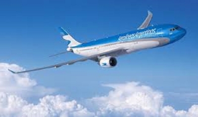 El paro de pilotos y Aeronavegantes afectar&aacute; a 150 vuelos de Aerol&iacute;neas Argentinas y a m&aacute;s de 15 mil pasajeros