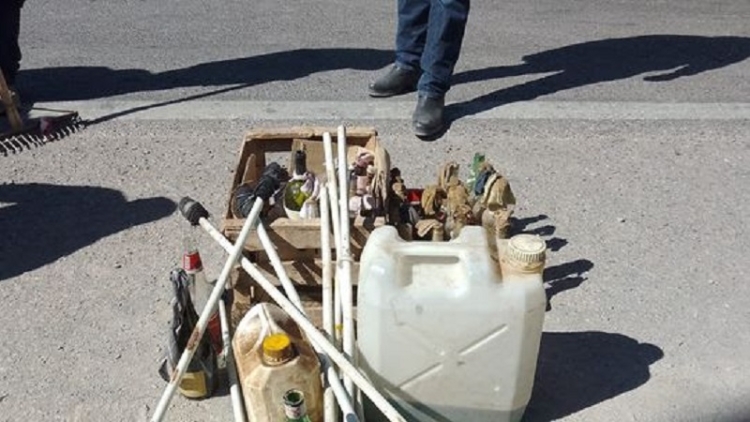 Encuentran bombas molotov y mercader&iacute;a de planes sociales a la vera de Ruta 9