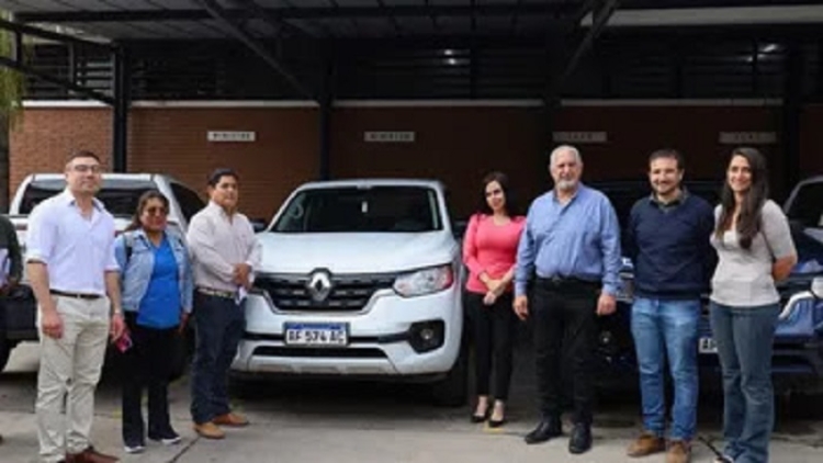 Salud entreg&oacute; 5 m&oacute;viles para reforzar el trabajo de Directorios Hospitalarios Regionales