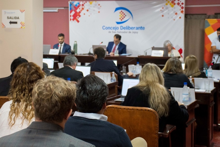 Concejales prestaron Acuerdo a la Designaci&oacute;n del Tesorero y Procuradora Municipal