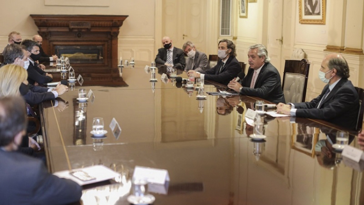 El Presidente recibi&oacute; a directivos de la banca p&uacute;blica y privada por la plataforma digital MODO