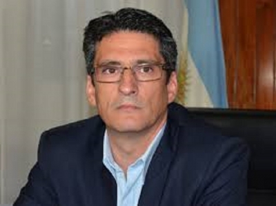 El tope salarial alcanza a funcionarios y empleados p&uacute;blicos que ganan m&aacute;s de $100.000