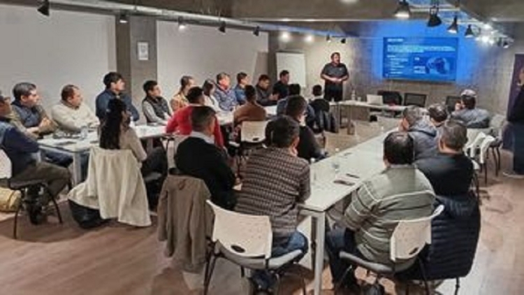 Taller de Amazon Web Services capacit&oacute; a t&eacute;cnicos estatales