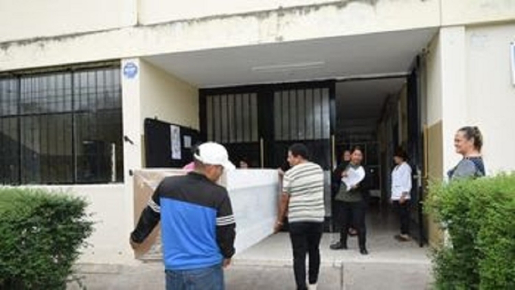 M&aacute;s de 250 escuelas de Jujuy est&aacute;n recibiendo artefactos para sus comedores