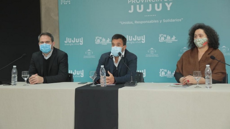 Entregaron subsidios a agencias de viaje y gu&iacute;as de turismo