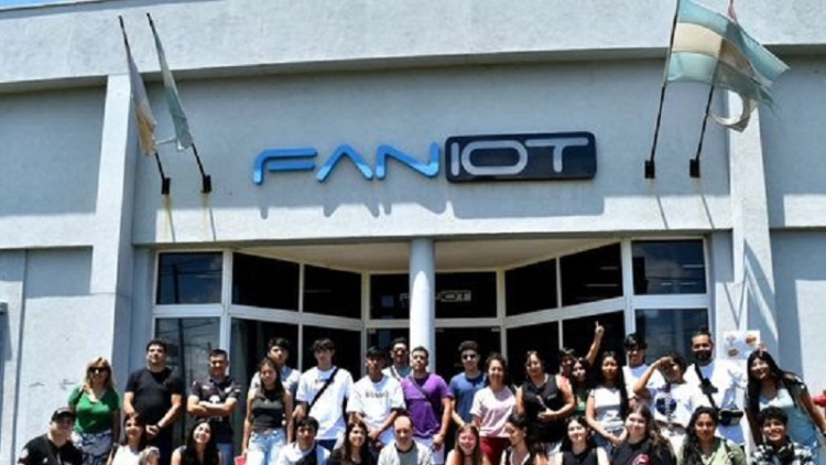 Estudiantes juje&ntilde;os conocieron Polos de Dise&ntilde;o e Innovaci&oacute;n y la Escuela Rob&oacute;tica en Misiones