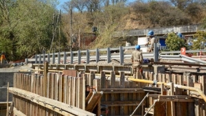 Jujuy Construye: avanzan las obras de repavimentaci&oacute;n de la RP 4 y de ampliaci&oacute;n de puente en Huaico