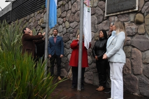 Por la Semana de Mayo se realiz&oacute; el tradicional izamiento de las banderas en la Legislatura