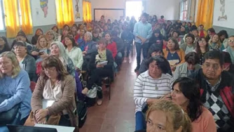 La Ministra de Educaci&oacute;n asisti&oacute; a un encuentro de formaci&oacute;n de directivos de escuelas de 3ra y 4ta categor&iacute;a