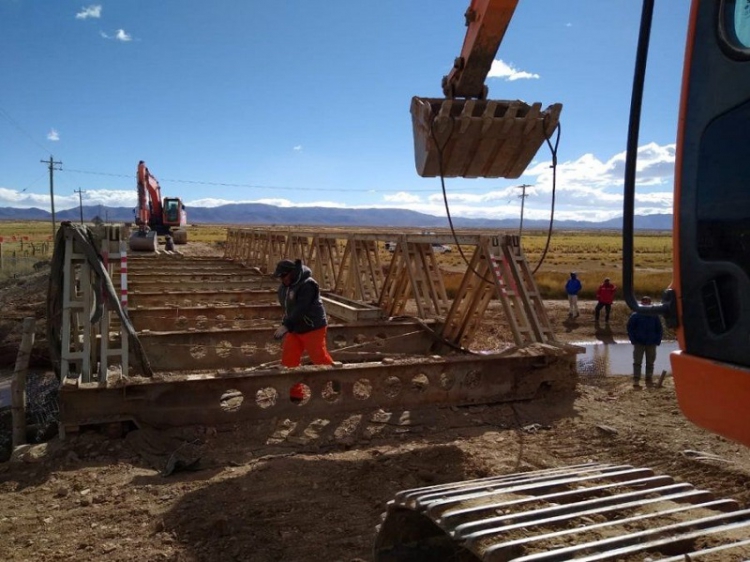 Abra Pampa. Iniciaron obras del nuevo puente sobre el r&iacute;o Miraflores
