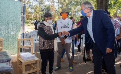 Puesto Viejo: Morales entreg&oacute; herramientas y maquinaria