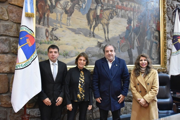 El Vicegobernador recibi&oacute; a la directora de la Red Latinoamericana de Acogimiento Familiar