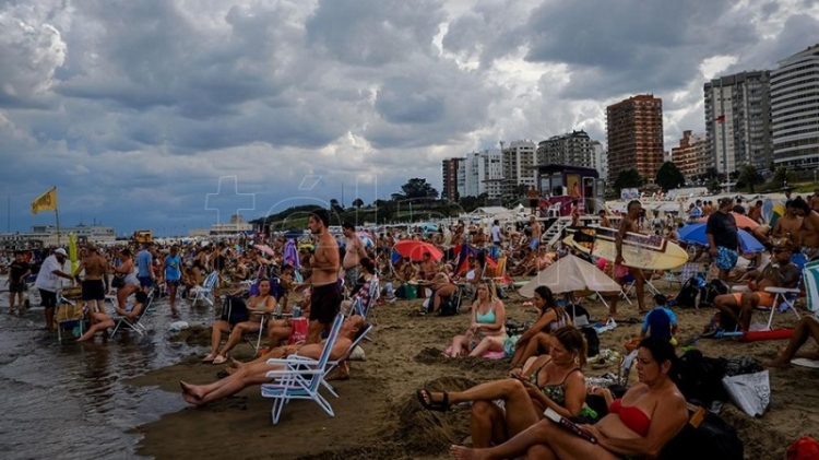 Manzur destac&oacute; la "temporada de verano r&eacute;cord" en toda la Argentina