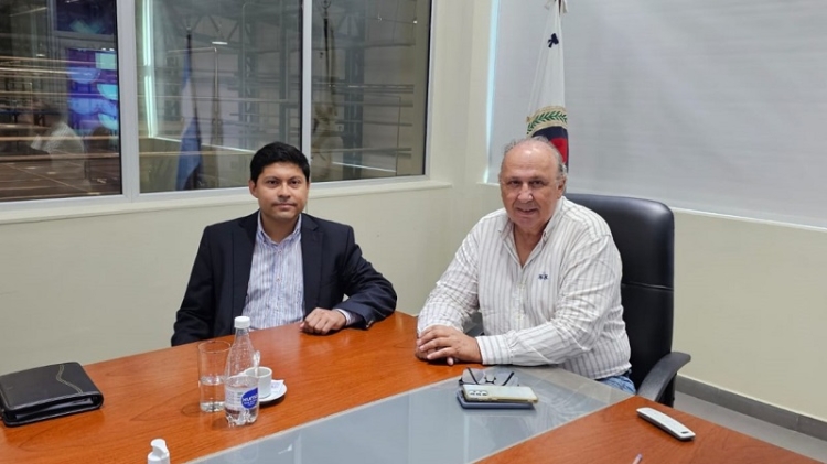 Reuni&oacute;n de trabajo por obras de agua y cloacas en Monterrico