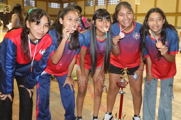 Con premiaci&oacute;n y festejos culmin&oacute; el torneo municipal de f&uacute;tbol infantil en el estadio ol&iacute;mpico