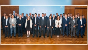 Massa garantiz&oacute; los fondos a las provincias para el pago de sueldos y aguinaldos