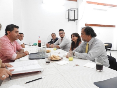 Docentes secundarios fueron visitados por &Aacute;lvarez Garc&iacute;a