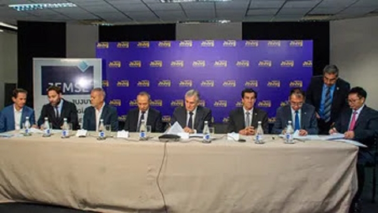 El gobernador Morales rubric&oacute; acuerdos por inversiones y producci&oacute;n