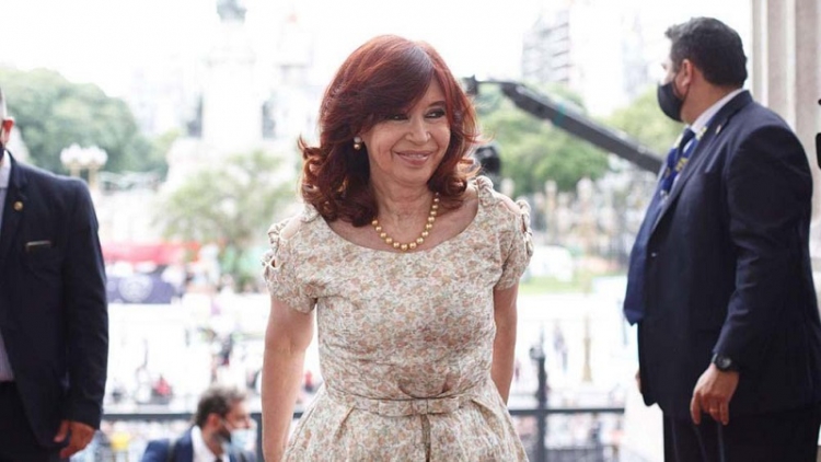Cristina Fern&aacute;ndez de Kirchner renunci&oacute; a su sueldo de vicepresidenta