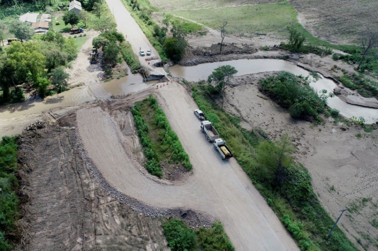 Infraestructura para la producci&oacute;n. Manantiales: con puente sobre RP 61, obras finales