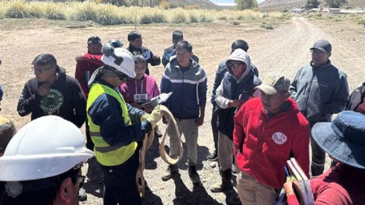 Inminente finalizaci&oacute;n de pr&aacute;cticas de "Manejo de Hidrogr&uacute;as y Maquinarias Pesadas" en la Comunidad de Lip&aacute;n