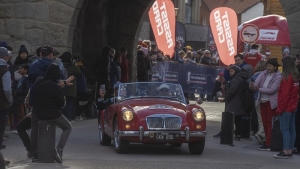 Con m&aacute;s de 100 autos cl&aacute;sicos, comenz&oacute; en Bariloche las "1000 Millas Sport"