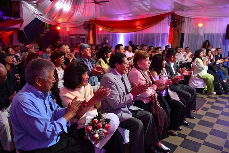 Homenajearon a matrimonios que celebraron sus Bodas de Oro y Plata