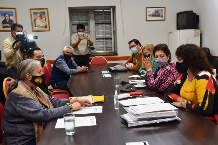 La comisi&oacute;n de salud se reuni&oacute; con unidos por la salud