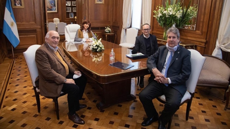 Cristina Fern&aacute;ndez recibi&oacute; a representantes de c&aacute;maras agr&iacute;colas