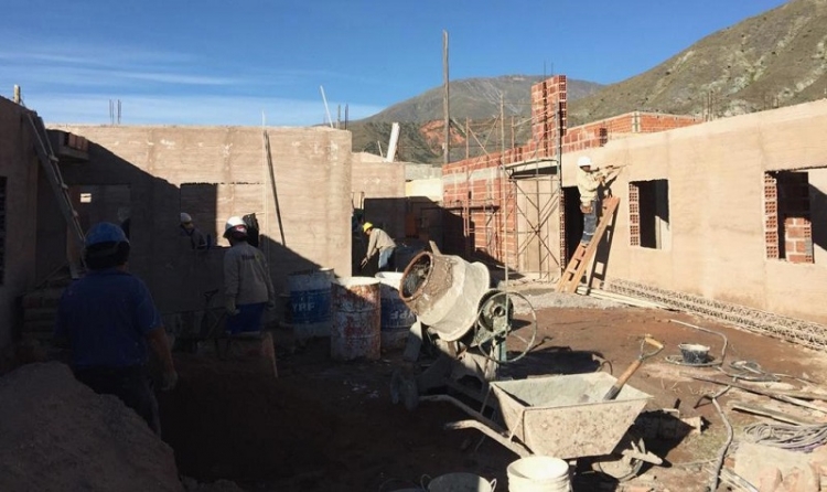 Obras de &uacute;ltimas viviendas en reconstrucci&oacute;n en Volc&aacute;n, reactivadas
