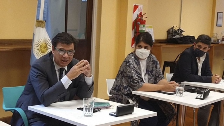 El Gobierno acord&oacute; otro 14% de aumento con estatales