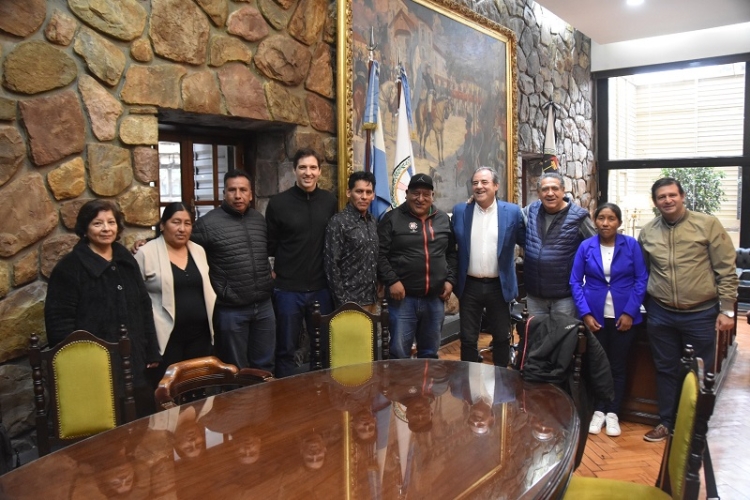 Alberto Bernis recibi&oacute; a los representantes de las cinco Comisiones Municipales de Valle Grande