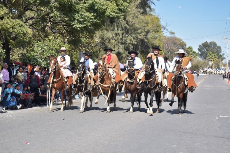 Palpal&aacute; conmemora el &eacute;xodo juje&ntilde;o con un acto protocolar y un desfile c&iacute;vico y gaucho