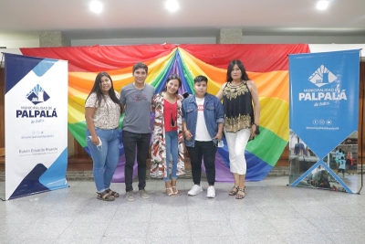 Actividades en el mes del orgullo: se proyect&oacute; &ldquo;tacos altos en el barro&rdquo;