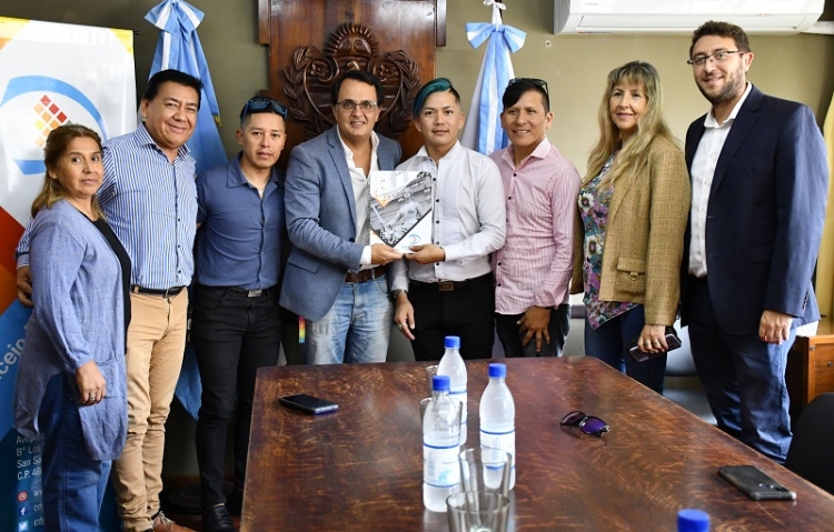 Distinguieron al grupo Brumas por su 25&ordm; Aniversario