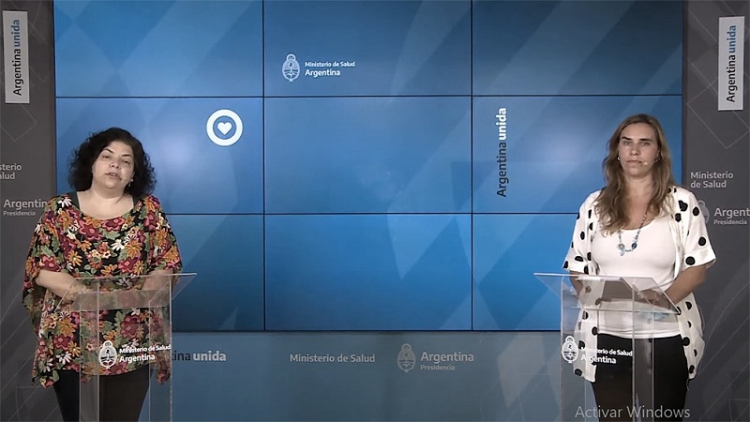 Vizzotti: "Se analiza diferir la aplicaci&oacute;n de la segunda dosis para vacunar a m&aacute;s gente"